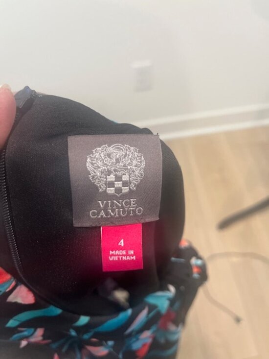 Vince Camuto Chic Dark Floral Cocktail Dress – Size Small ✨ - Picture 16 of 16